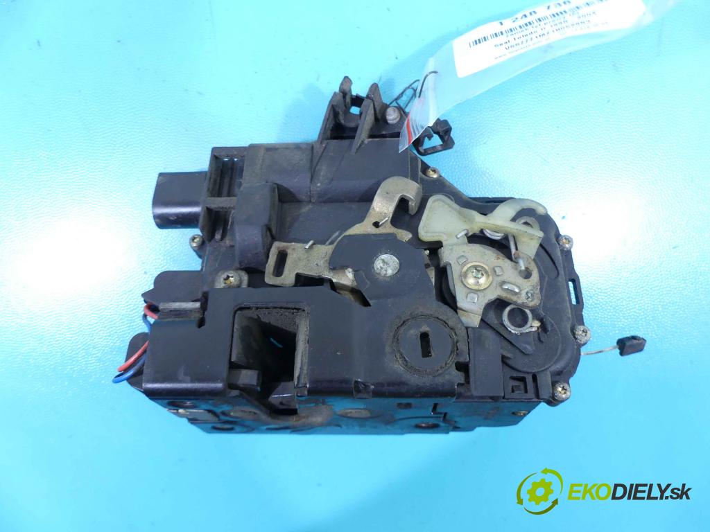 Seat Toledo II 1998-2004 1.6 SR 101 hp manual 74 kW 1595 cm3 4- zámek zadní pravý