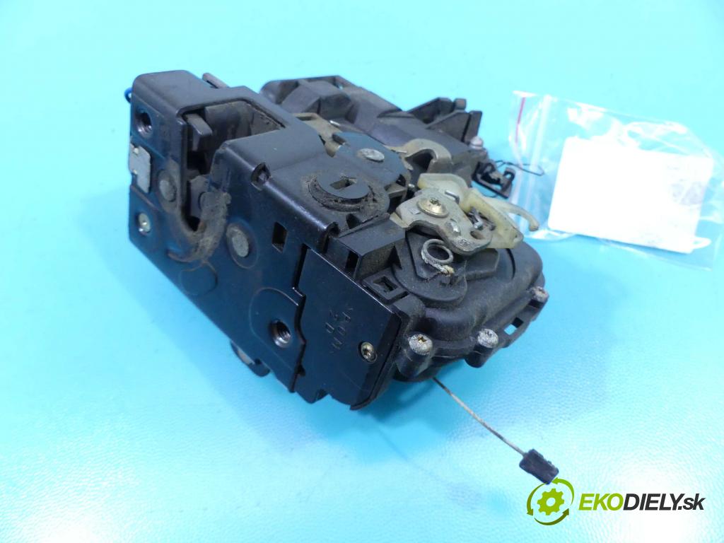 Seat Toledo II 1998-2004 1.6 SR 101 hp manual 74 kW 1595 cm3 4- zámek zadní pravý 