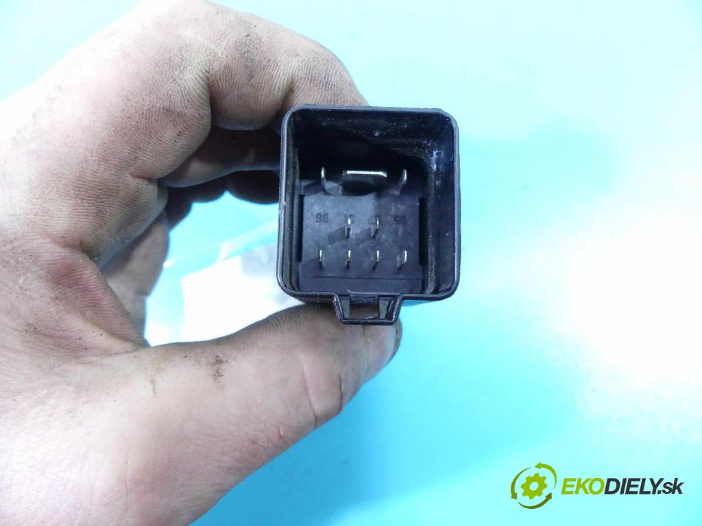 Honda CR-V III 2006-2011 2.2 i-DTEC: 150 HP manual 110 kW 2199 cm3 5- Relé: 0281003055 (Relé)