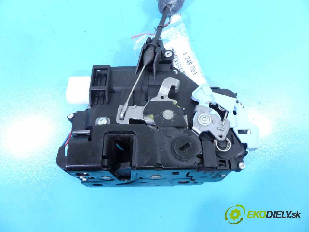 Vw Touran I 2003-2015 2.0 tdi 177 hp automatic 130 kW 1968 cm3 5- zámek zadní pravý 7L0839016J