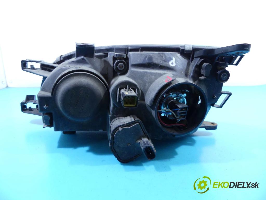 Toyota Avensis I T22 1997-2003 1.8 16v 110 HP manual 81 kW 1762 cm3 5- Reflektor: pravý  (Pravé)