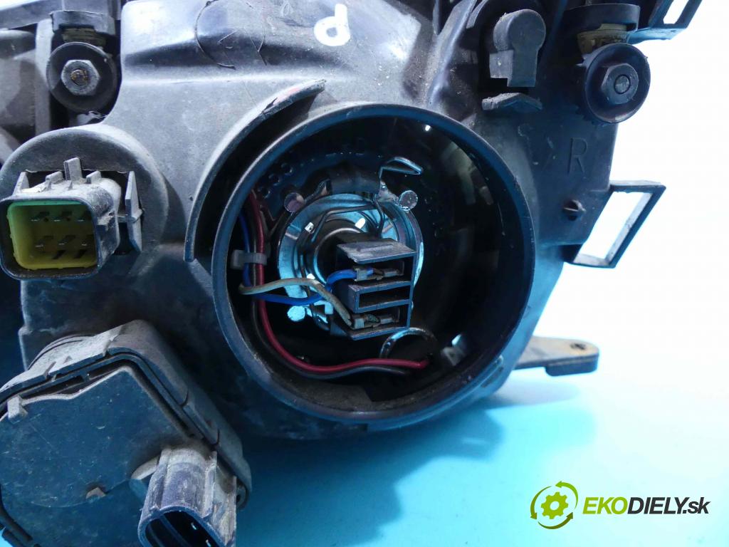 Toyota Avensis I T22 1997-2003 1.8 16v 110 HP manual 81 kW 1762 cm3 5- Reflektor: pravý  (Pravé)