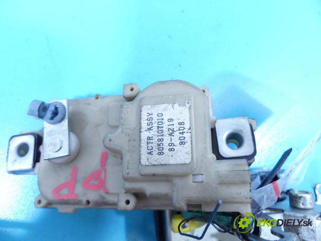 Nissan Atleon II 2000-2013 3.0 dci 150 hp manual 110 kW 2953 cm3 2- zámek přední pravý 805810T010