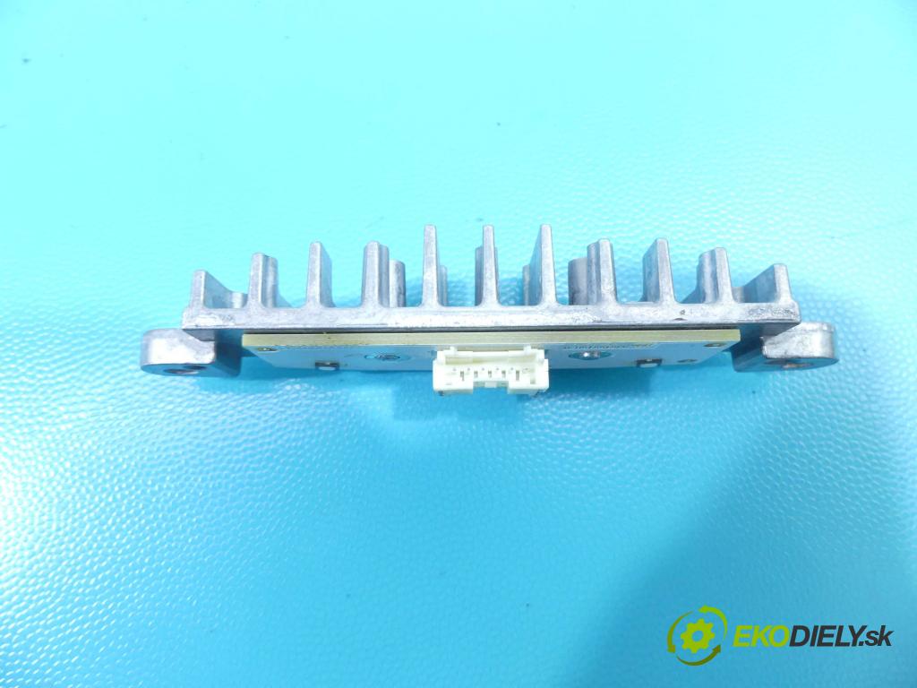 Bmw X3 F25 2010-2017 3.0 306KM automatic 225 kW 2979 cm3 5- Reflektor: pravý 1305715335 (Pravé)