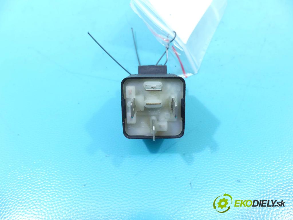 Nissan Atleon II 2000-2013 3.0 dci 150 HP manual 110 kW 2953 cm3 2- Relé: RLP/4-12R (Relé)