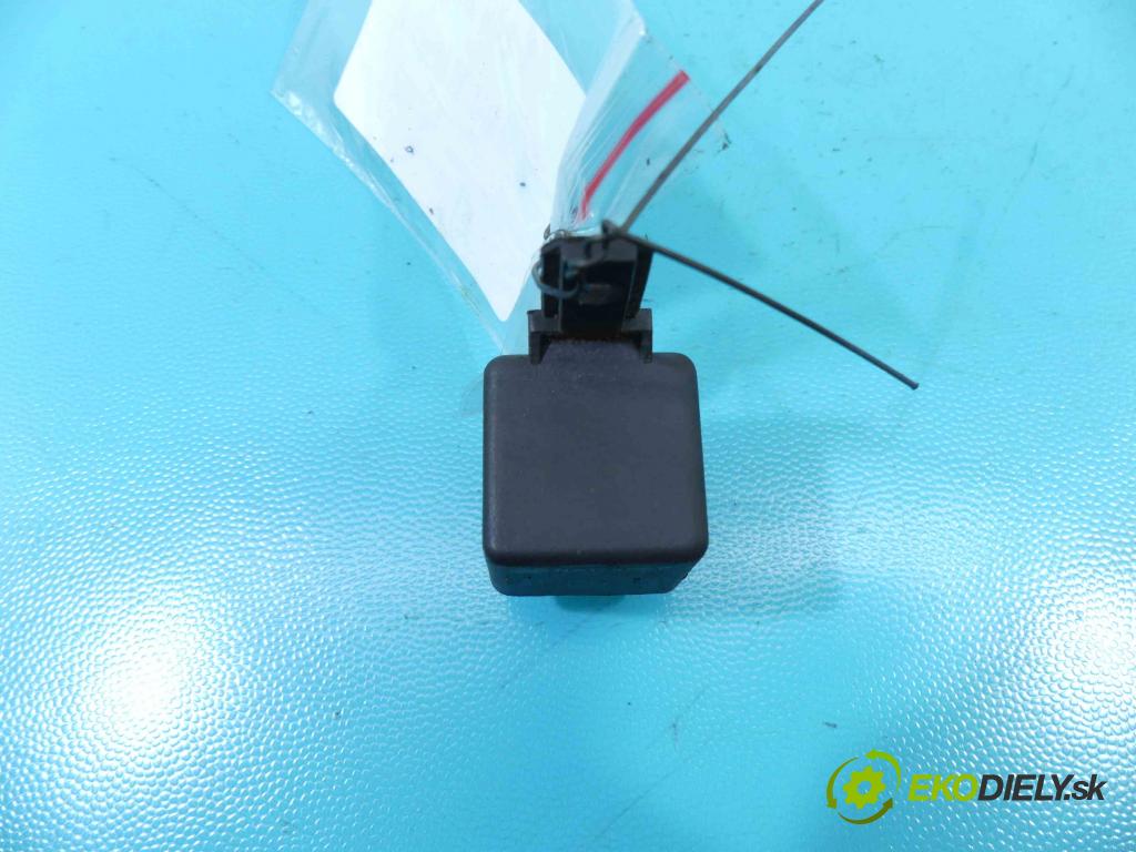 Nissan Atleon II 2000-2013 3.0 dci 150 HP manual 110 kW 2953 cm3 2- Relé: RLP/4-12R (Relé)