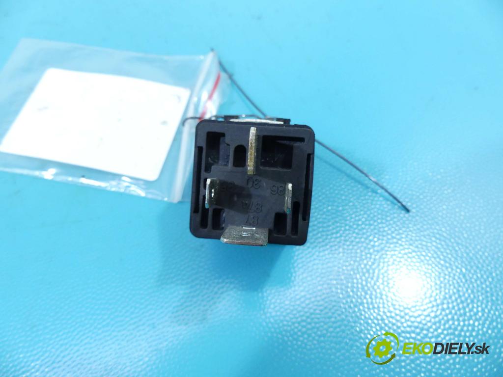 Nissan Atleon II 2000-2013 3.0 dci 150 HP manual 110 kW 2953 cm3 2- Relé:  (Relé)