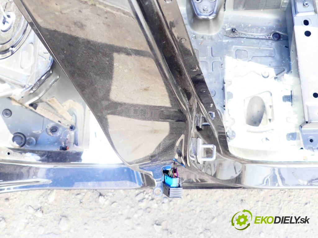 Bmw X3 F25 2010-2017 3.0 306KM automatic 225 kW 2979 cm3 5- práh pravý  (Ostatní)