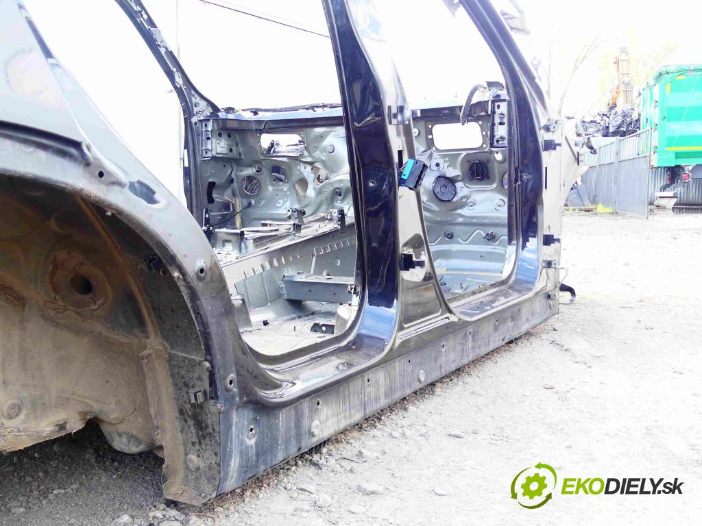 Bmw X3 F25 2010-2017 3.0 306KM automatic 225 kW 2979 cm3 5- práh pravý  (Ostatní)