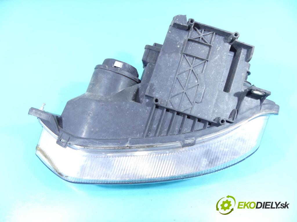 Alfa romeo 156 2.0 16v 155 HP manual 114 kW 1970 cm3 4- Reflektor: pravý  (Pravé)