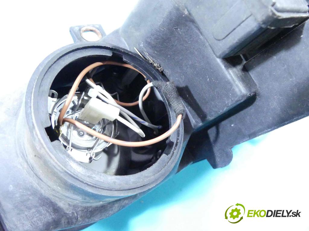 Alfa romeo 156 2.0 16v 155 HP manual 114 kW 1970 cm3 4- Reflektor: pravý  (Pravé)