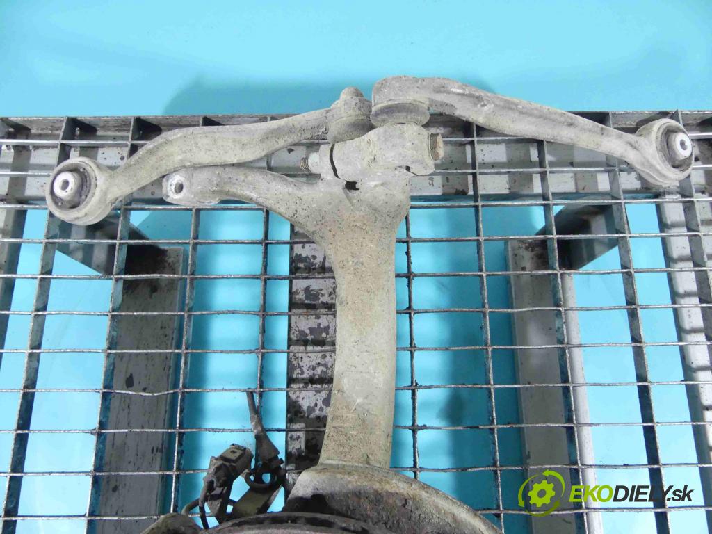 Audi A4 B6 2000-2004 2.0 FSI 150 HP manual 110 kW 1984 cm3 4- náboj pravé  (Náboje)