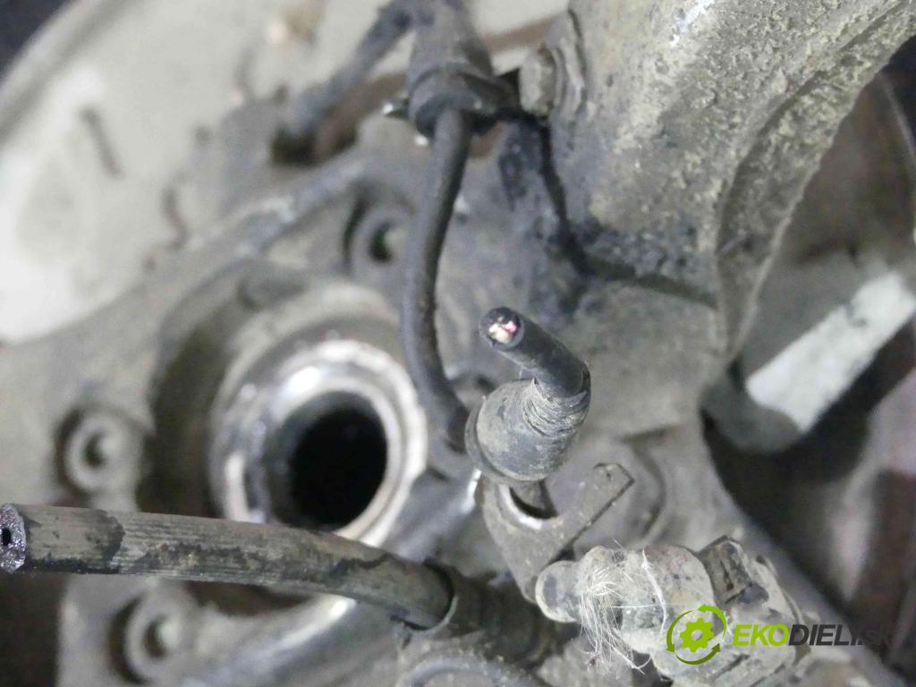 Audi A4 B6 2000-2004 2.0 FSI 150 HP manual 110 kW 1984 cm3 4- náboj pravé  (Náboje)