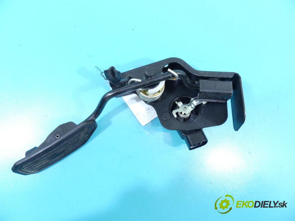 Toyota Avensis II T25 2003-2008 2.0 D4D 126 HP manual 93 kW 1995 cm3 5- pedále 198300-3031 (Pedále)