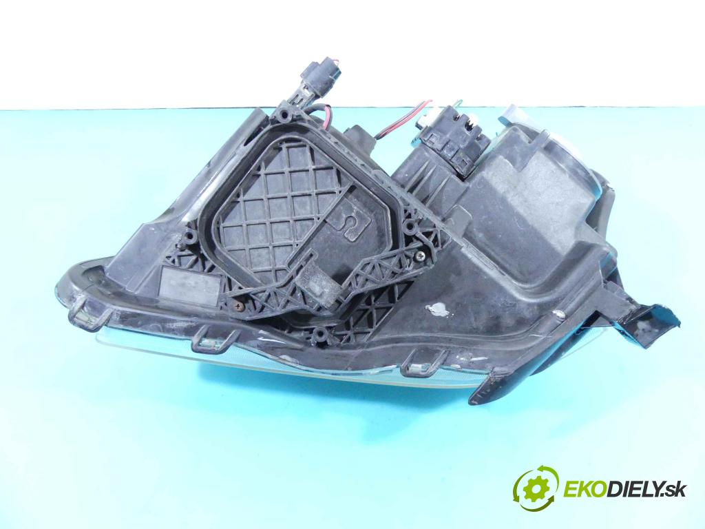 Toyota Avensis II T25 2003-2008 2.0 D4D 126 HP manual 93 kW 1995 cm3 5- Reflektor: pravý  (Pravé)