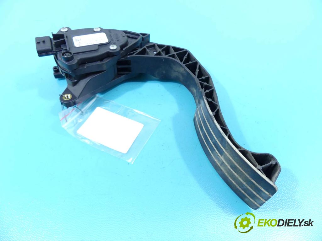 Dacia Logan II 2012-2020 1.0 73 HP manual 54 kW 999 cm3 4- pedále 6PV00997803 (Pedále)