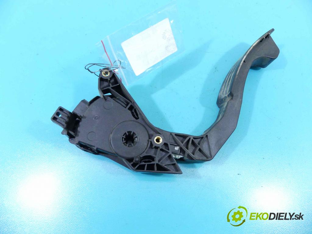 Dacia Logan II 2012-2020 1.0 73 HP manual 54 kW 999 cm3 4- pedále 6PV00997803 (Pedále)