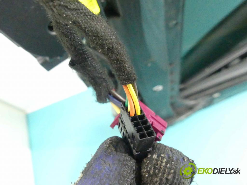 Bmw X3 F25 2010-2017 3.0 306KM automatic 225 kW 2979 cm3 5- Střešní okno:  (Okna karoserie)