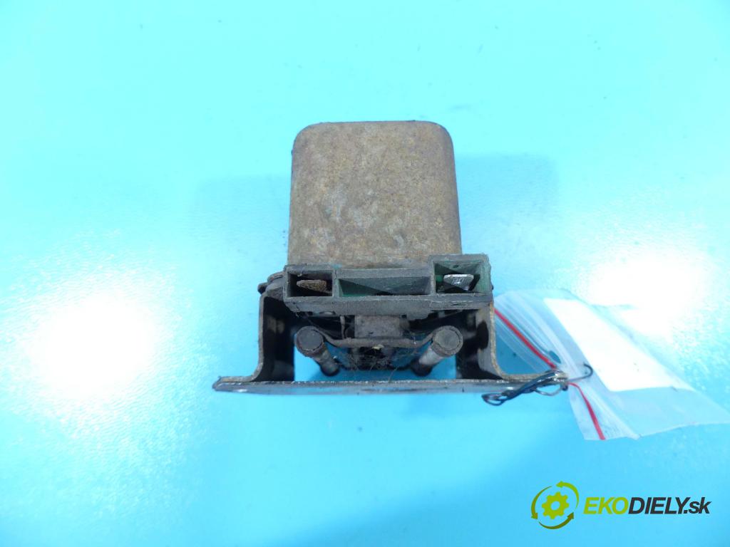 Żuk A 11 b 2.1 karburátor: 71 HP manual 52 kW 2120 cm3 5- modul riadiaca jednotka 4191122 (Ostatné)