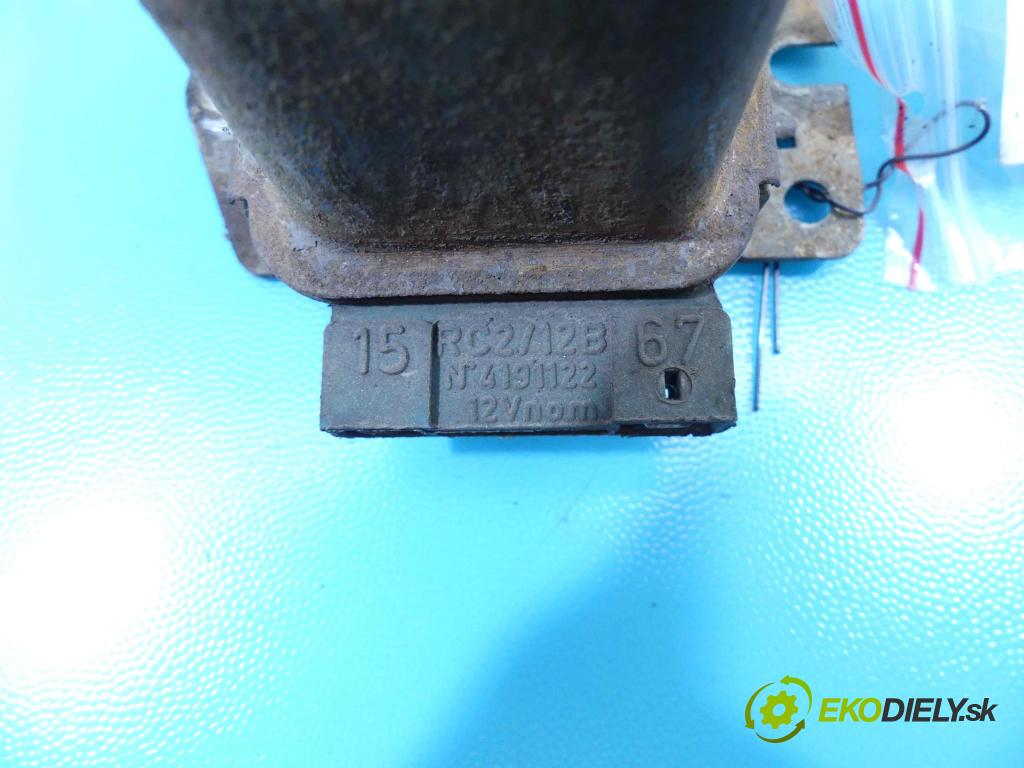 Żuk A 11 b 2.1 karburátor: 71 HP manual 52 kW 2120 cm3 5- modul riadiaca jednotka 4191122 (Ostatné)