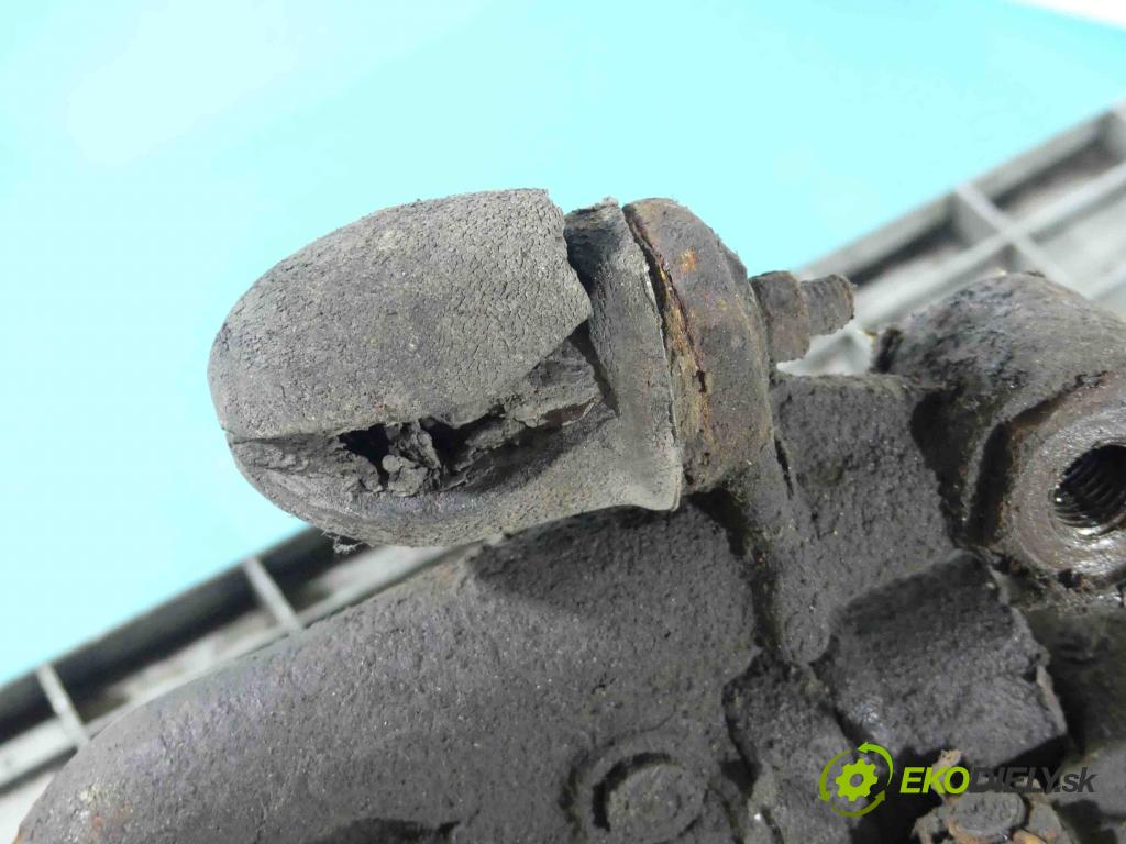 Żuk A 11 b 2.1 karburátor: 71 HP manual 52 kW 2120 cm3 5- náboj pravé  (Náboje)