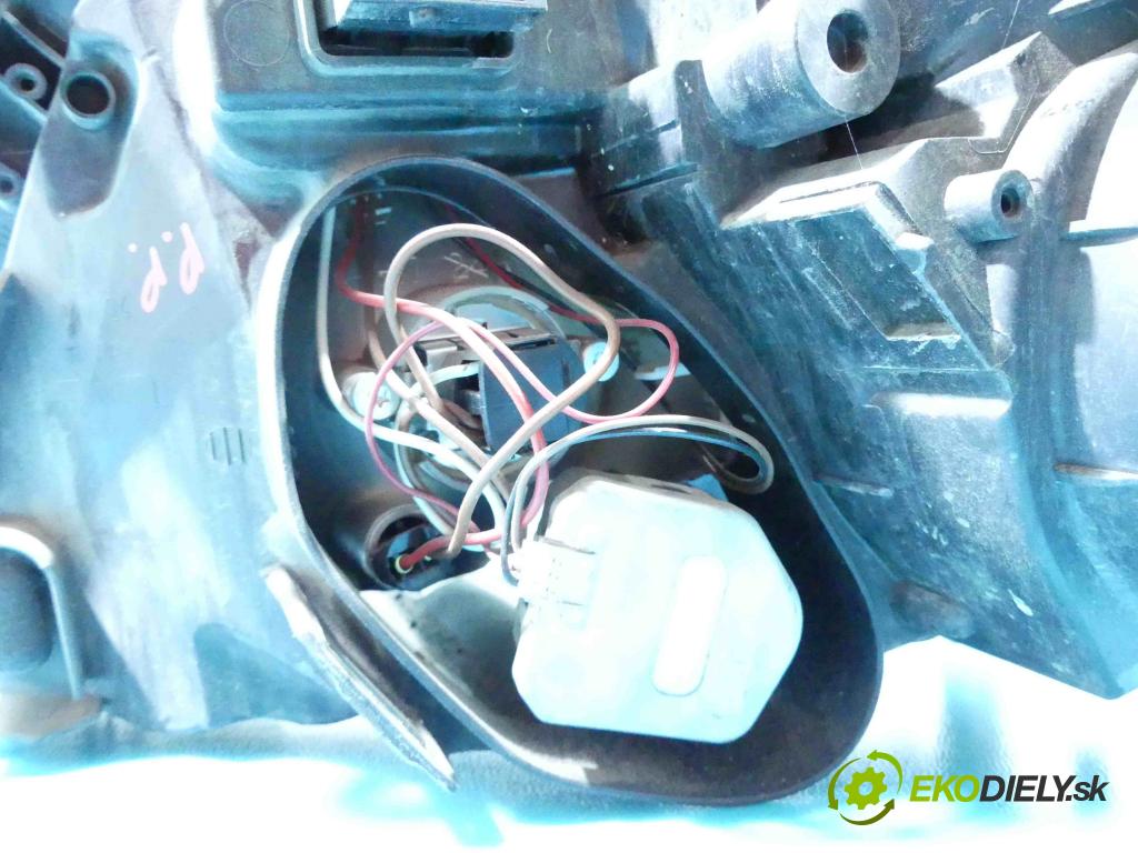 Opel Vectra C 2002-2008 2.0 dti 101 HP manual 74 kW 1994 cm3 4- Reflektor: pravý  (Pravé)