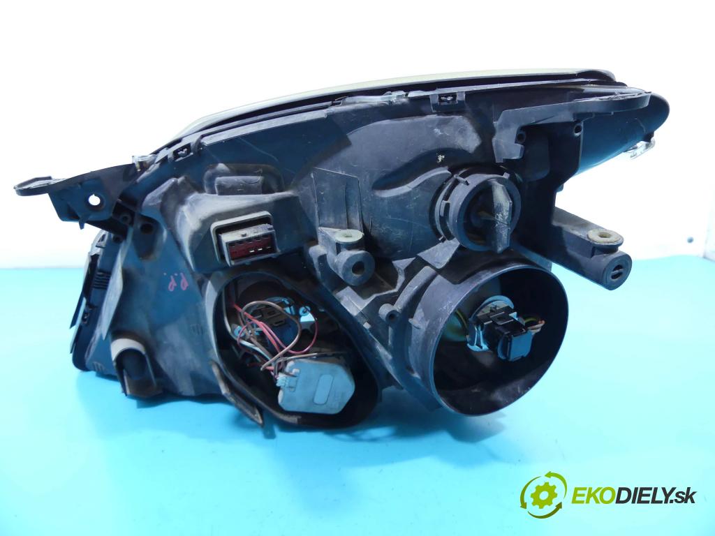 Opel Vectra C 2002-2008 2.0 dti 101 HP manual 74 kW 1994 cm3 4- Reflektor: pravý  (Pravé)