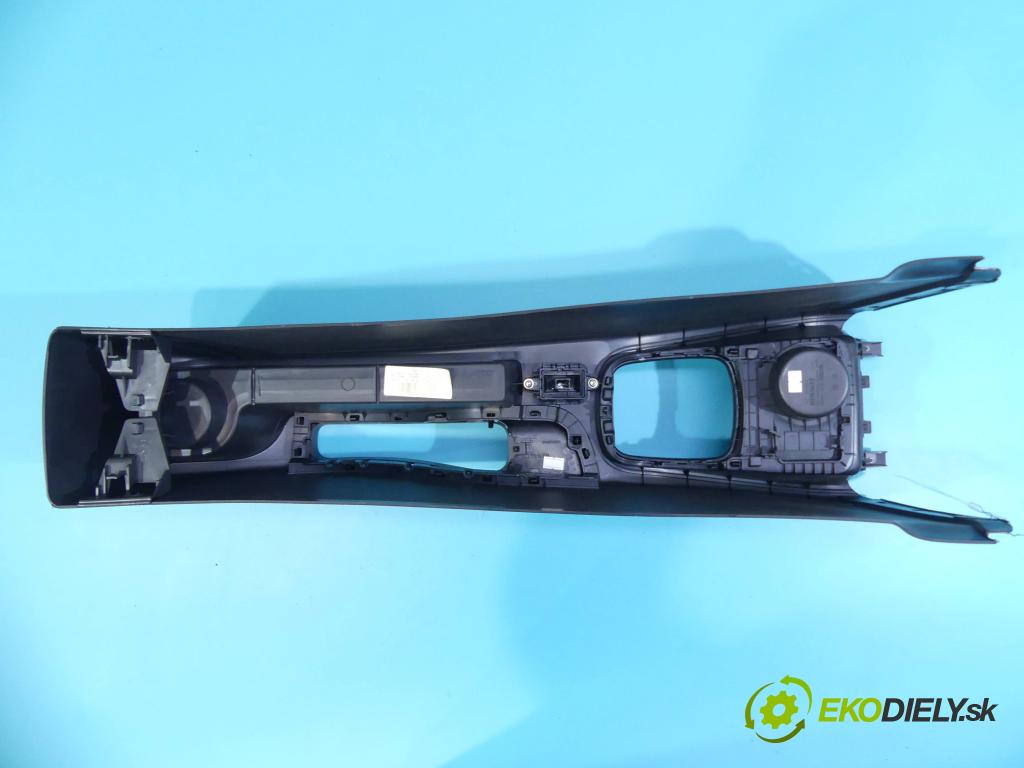 Renault Fluence 1.6 16v 114 HP manual 84 kW 1598 cm3 4- operadlo PK0009 (Lakťové opierky)