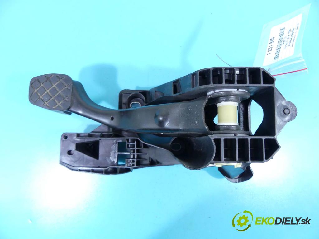 Vw Golf VII 2012-2020 1.4 tsi 122 HP manual 90 kW 1395 cm3 5- pedále 5Q1721058AM (Pedále)