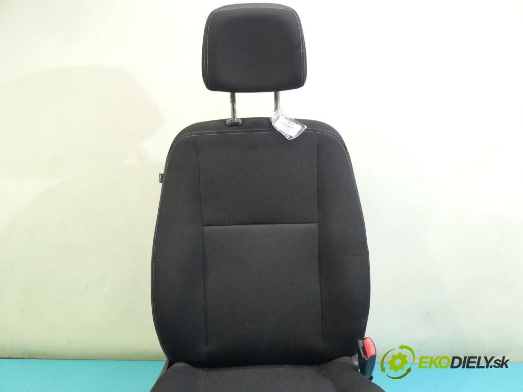 Renault Fluence 1.6 16v 114 HP manual 84 kW 1598 cm3 4- Sedačka pravý  (Sedačky, sedadlá)