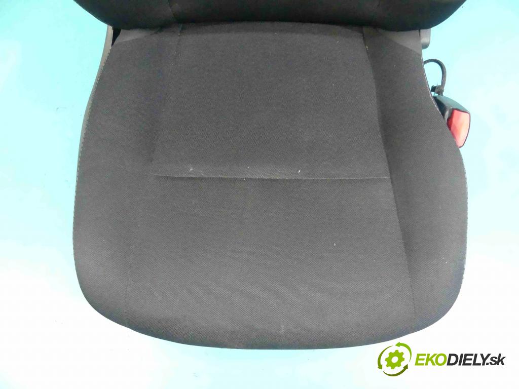 Renault Fluence 1.6 16v 114 HP manual 84 kW 1598 cm3 4- Sedačka pravý  (Sedačky, sedadlá)