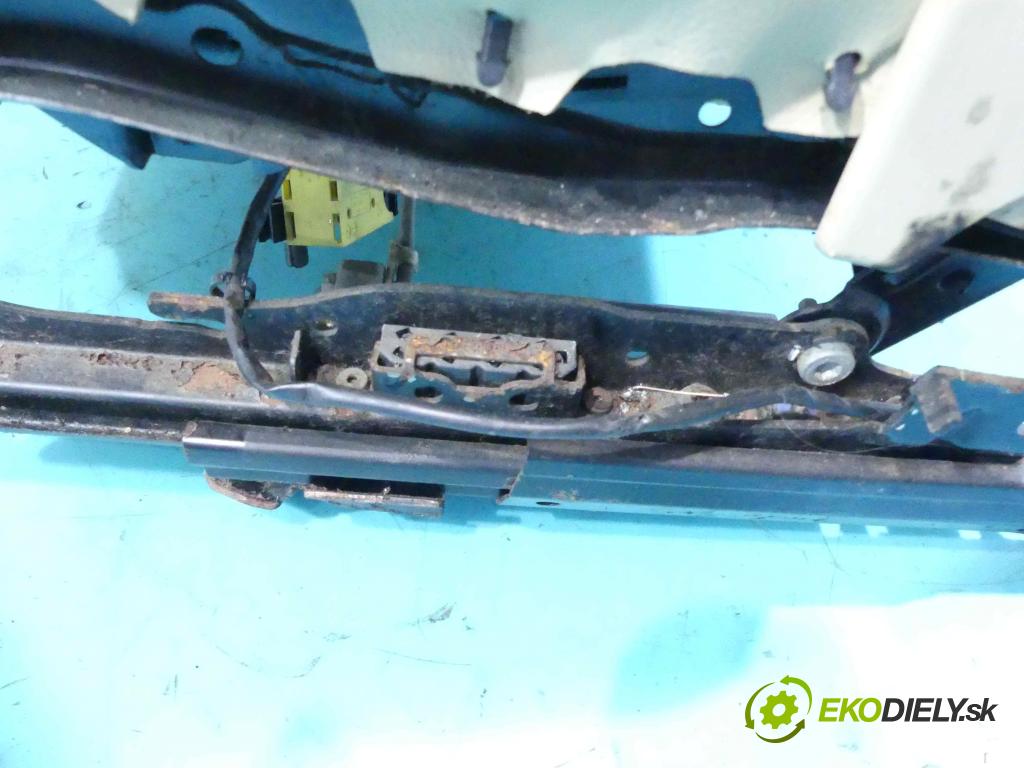 Bmw 5 E60 2003-2010 3.0d 218 HP automatic 160 kW 2993 cm3 5- Sedačka pravý  (Sedačky, sedadlá)