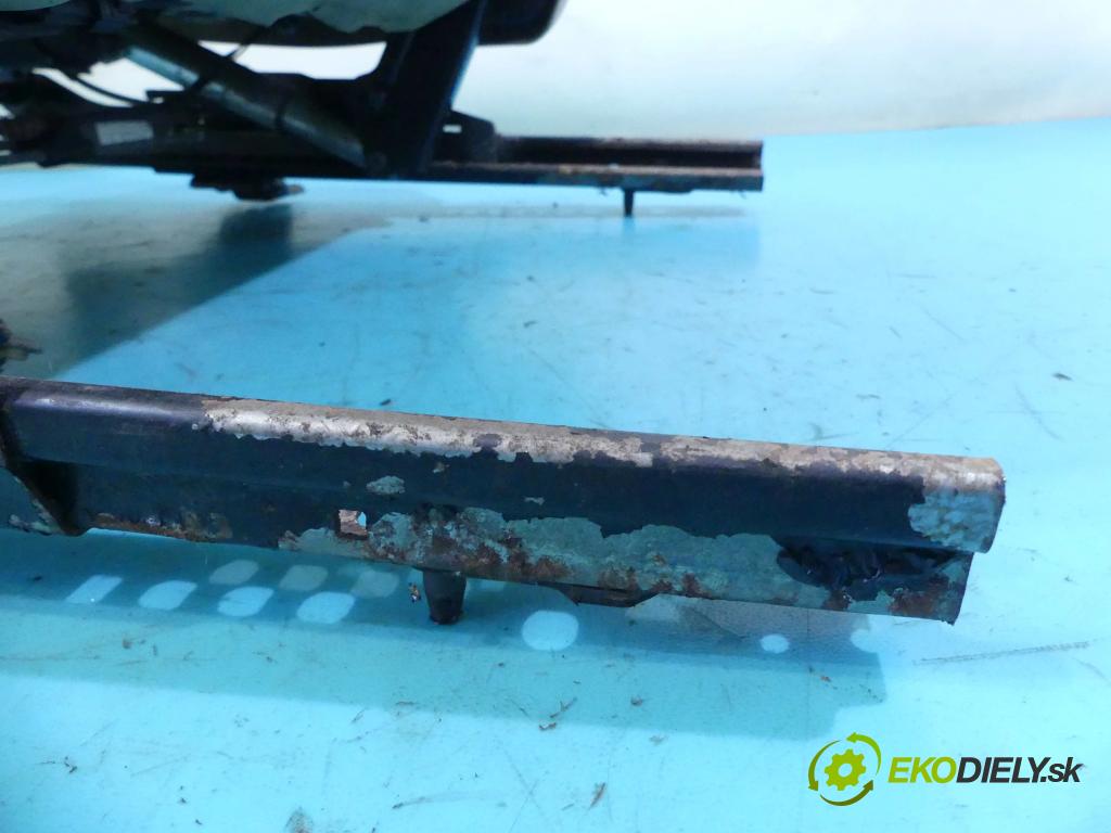 Bmw 5 E60 2003-2010 3.0d 218 HP automatic 160 kW 2993 cm3 5- Sedačka pravý  (Sedačky, sedadlá)