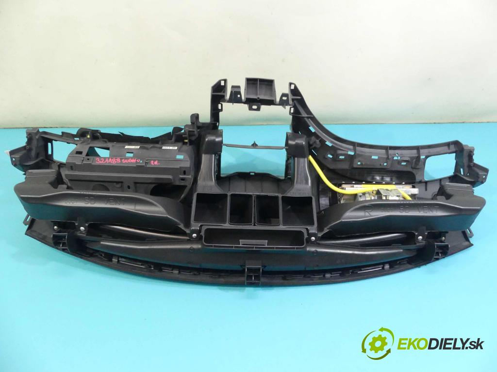 Subaru Impreza III GH 2007-2012 1.5 boxer 107 HP manual 79 kW 1498 cm3 5- kokpit,pristrojová doska rozdeľovacia