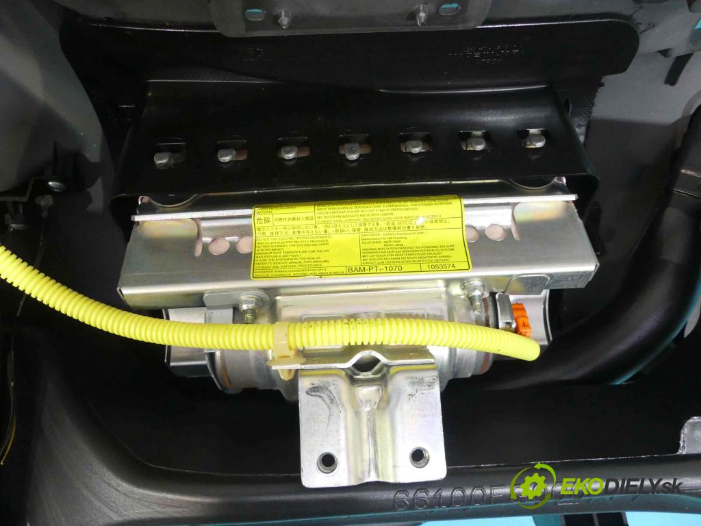 Subaru Impreza III GH 2007-2012 1.5 boxer 107 HP manual 79 kW 1498 cm3 5- kokpit,pristrojová doska rozdeľovacia