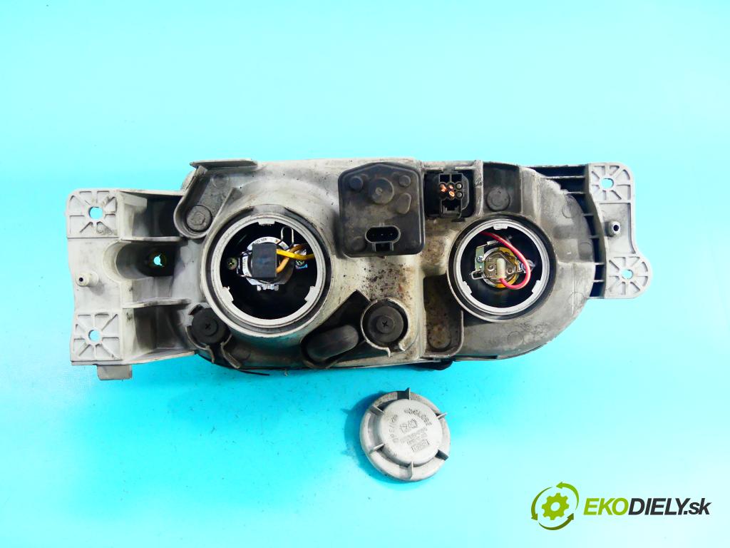 Hyundai Coupe 1.6 16v 107 HP manual 79 kW 1599 cm3 3- Reflektor: pravý  (Pravé)