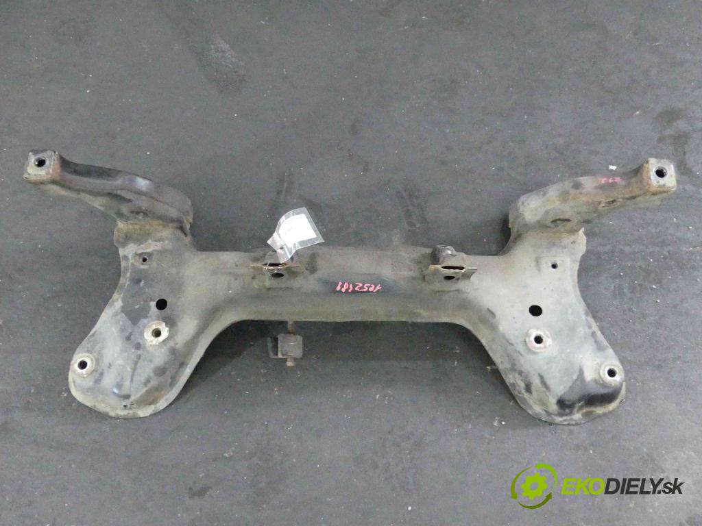 Hyundai Coupe 1.6 16v 107 HP manual 79 kW 1599 cm3 3- výztuha motoru 