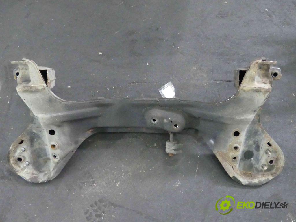 Hyundai Coupe 1.6 16v 107 HP manual 79 kW 1599 cm3 3- výztuha motoru