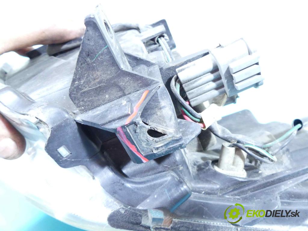 Nissan Murano Z50 2003-2008 3.5 V6 234KM automatic 172 kW 3498 cm3 5- Reflektor: pravý  (Pravé)