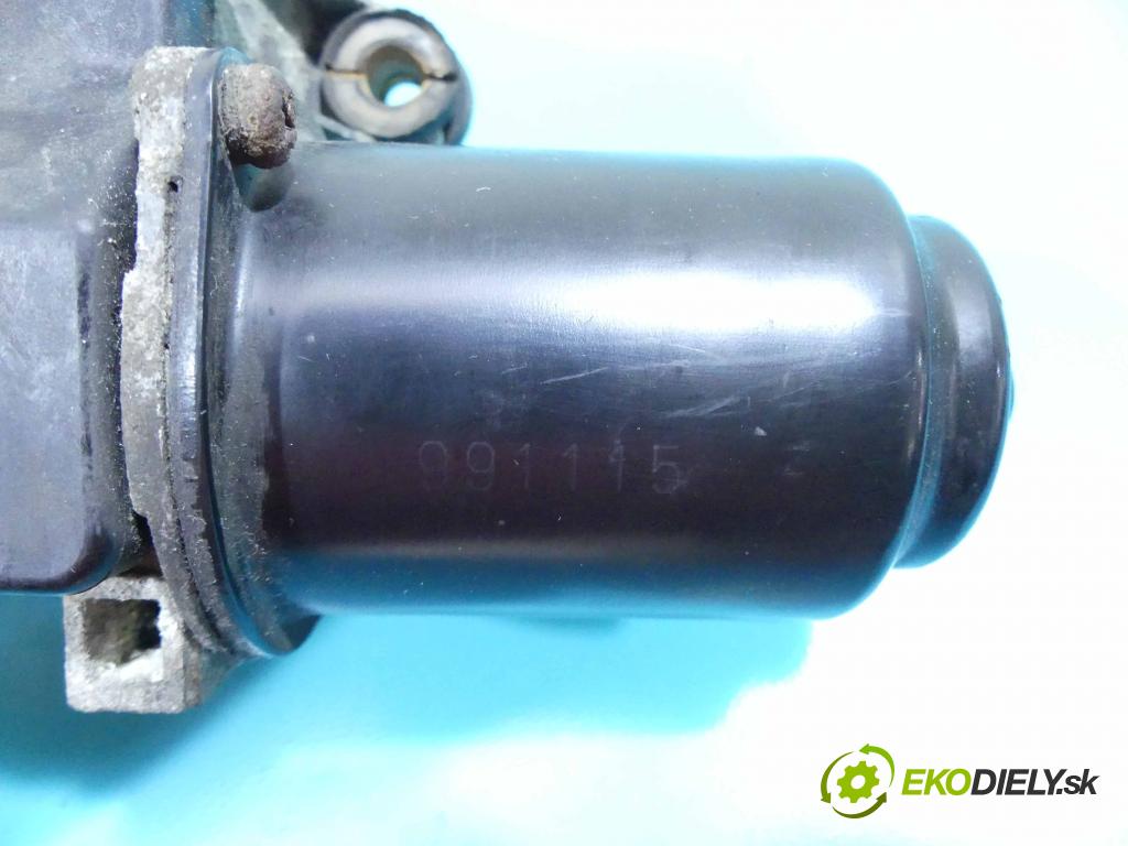 Honda HR-V I 1999-2006 1.6 16v 105 HP manual 77 kW 1590 cm3 3- motor stieračov predné