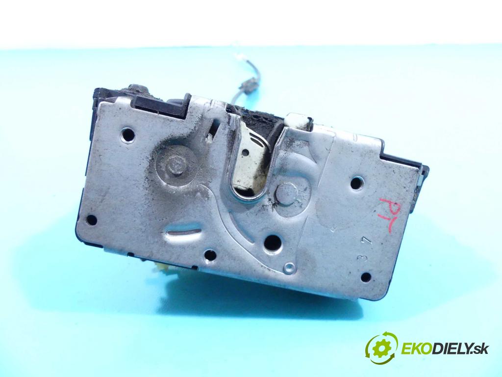 Opel Corsa D 2006-2014 1.2 16v 80 hp manual 59 kW 1229 cm3 5- zámek zadní pravý 13258267