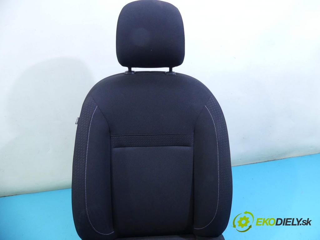 Dacia Logan II 2012-2020 1.0 73 HP manual 54 kW 999 cm3 4- Sedačka pravý  (Sedačky, sedadlá)