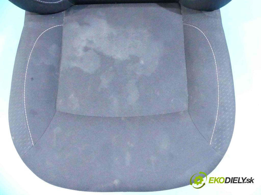 Dacia Logan II 2012-2020 1.0 73 HP manual 54 kW 999 cm3 4- Sedačka pravý  (Sedačky, sedadlá)