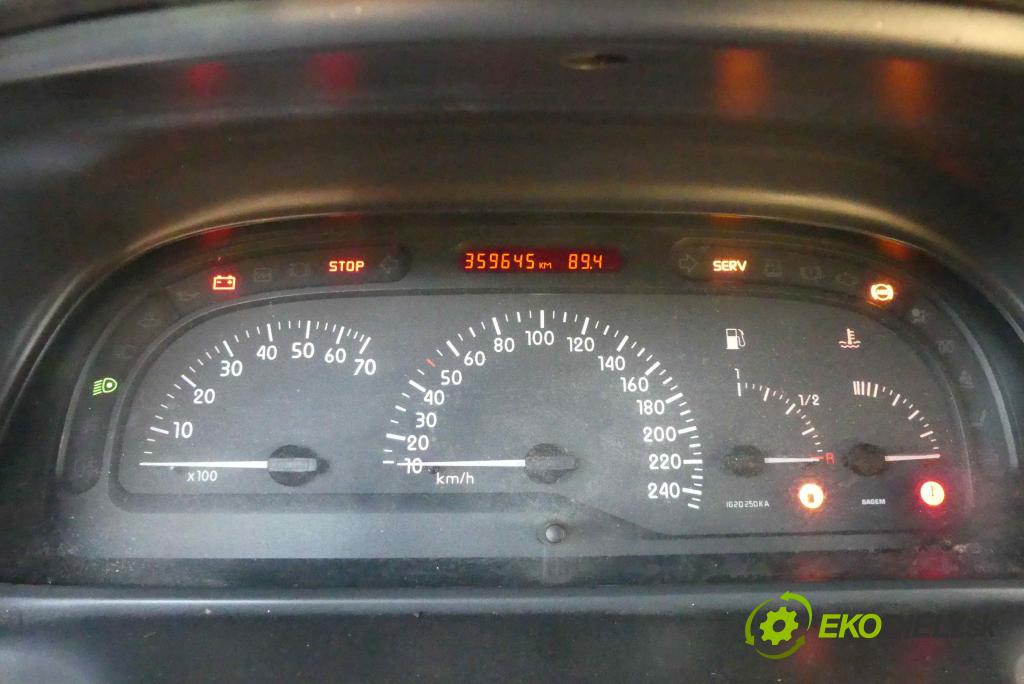 Renault Laguna I 1994-2001 1.9 dti 80 hp manual 59 kW 1870 cm3 5- Přístrojová deska 21649582 (Přístrojové desky, displeje)