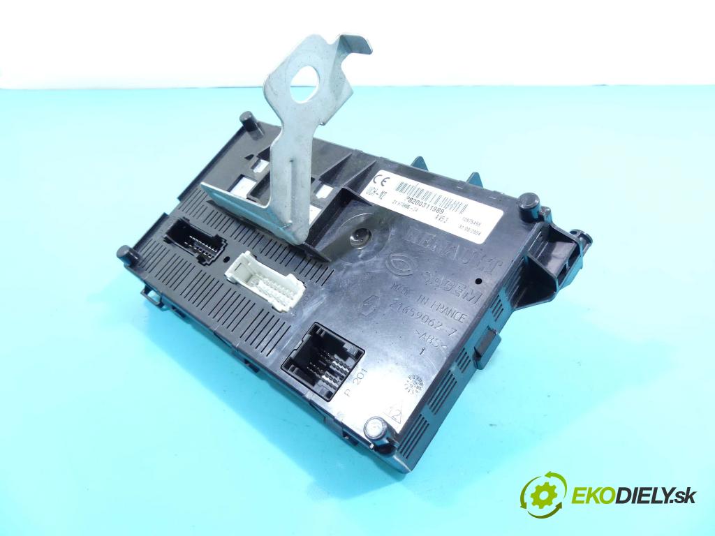 Renault Clio II 1998-2012 1,2.0 16v 75 HP manual 55 kW 1149 cm3 5- modul riadiaca jednotka 8200311989 (Ostatné)