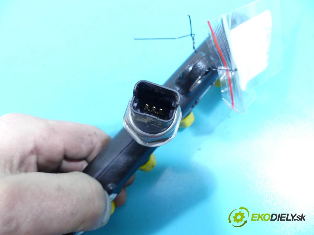 Peugeot 307 2.0 hdi 136 HP manual 100 kW 1997 cm3 5- lišta vstrekovacia 9654726280 (Vstrekovacie lišty)