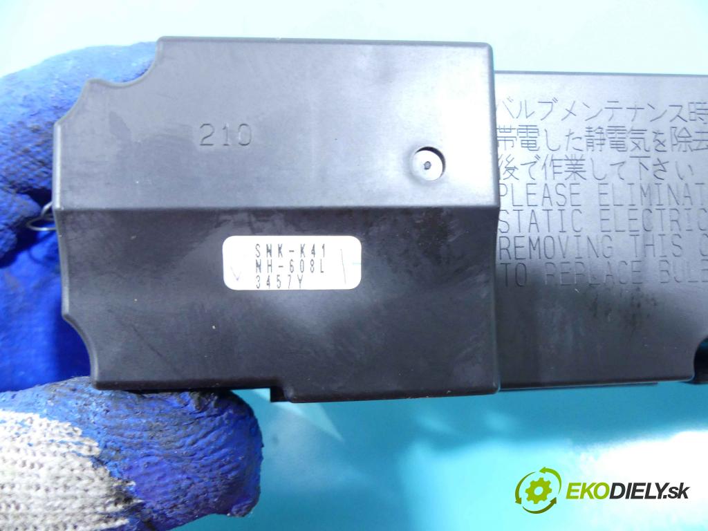 Honda Civic VIII 2006-2011 1.8 16v 140 HP manual 103 kW 1799 cm3 4- panel kúrenia