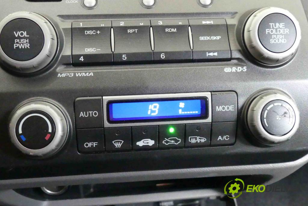 Honda Civic VIII 2006-2011 1.8 16v 140 HP manual 103 kW 1799 cm3 4- panel kúrenia