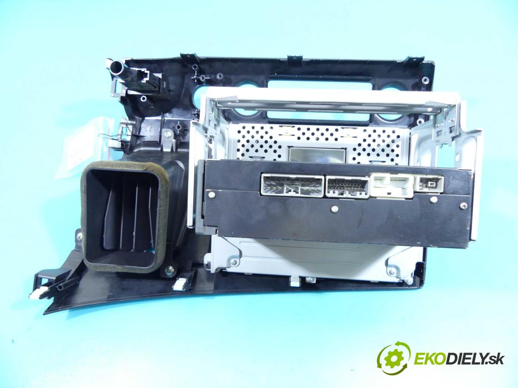 Honda Civic VIII 2006-2011 1.8 16v 140 HP manual 103 kW 1799 cm3 4- Radio továreň: 39100-SNA-G220-M1