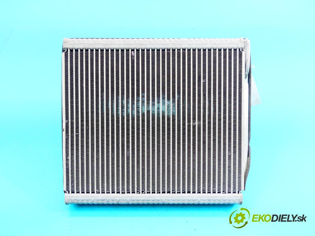 Hyundai Ix35 2.0 crdi 136 HP manual 100 kW 1995 cm3 5- radiator  (Radiátory kúrenia)